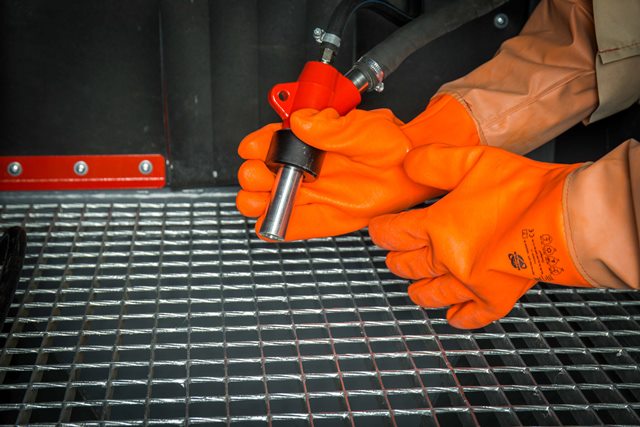 Перчатки длиною 800 мм., предназначены для установки на боксы с порталом d.200 мм.